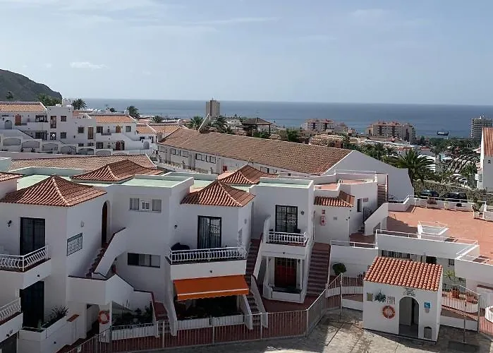 Luxury Diamantes One Bedroom Apartment *