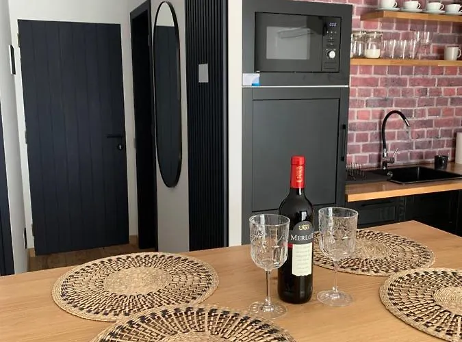 Luxury Diamantes One Bedroom شقة *